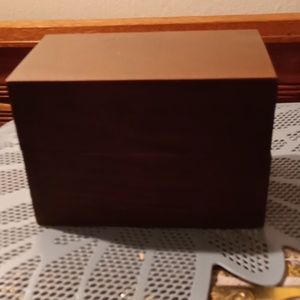 Vintage Recipe Card Box in excellent condition.